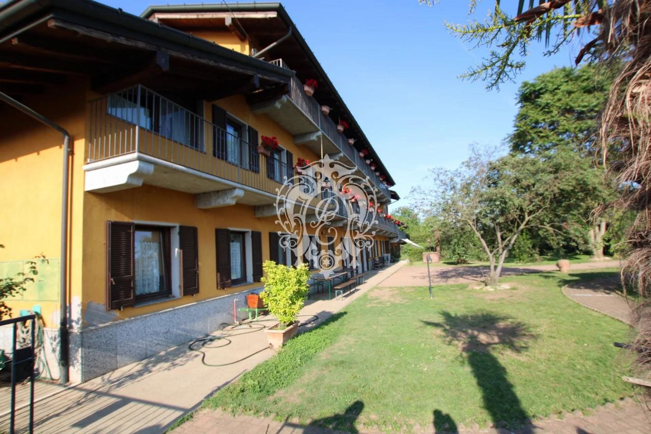 Квартира Oleggio, Италия, 540 м2 фото 1