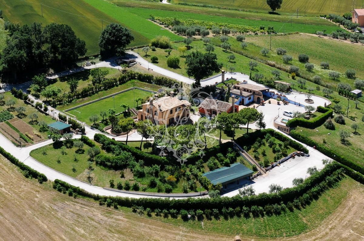 Дом в Потенца-Пичене, Италия, 637 м2 фото 1