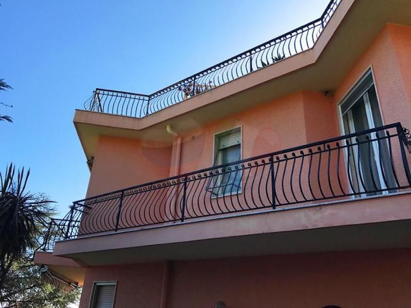 Вилла в Сан-Ремо, Италия, 350 м2 фото 2
