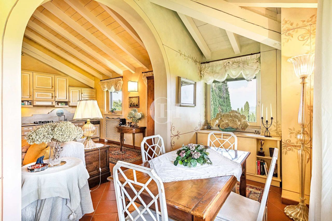 Апартаменты у озера Гарда, Италия, 180 м2 фото 5