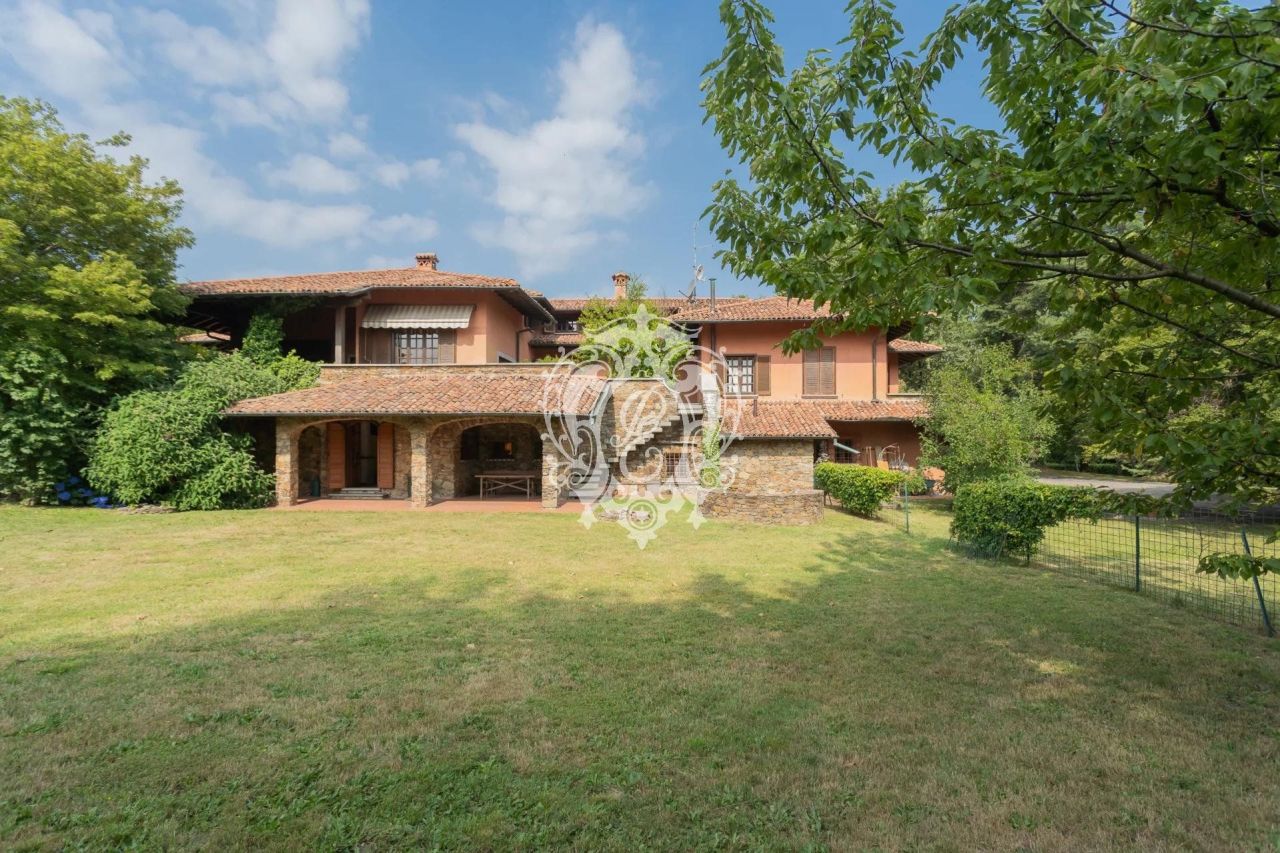 Вилла в Ольджате-Комаско, Италия, 765 м2 фото 1
