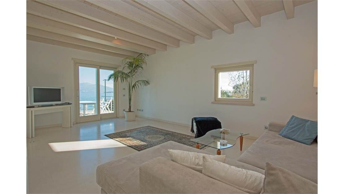 Вилла у озера Гарда, Италия, 500 м2 фото 5