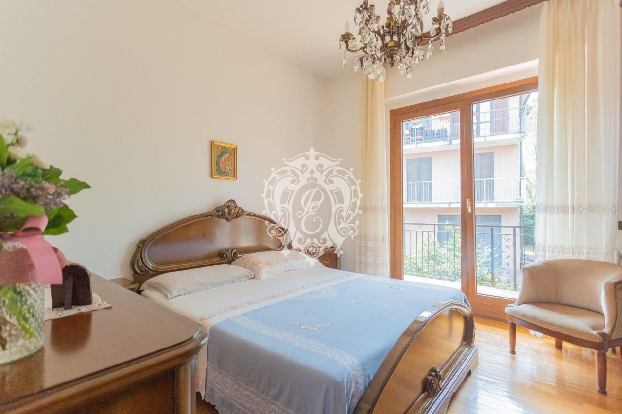 Вилла Bizzarone, Италия, 260 м2 фото 3