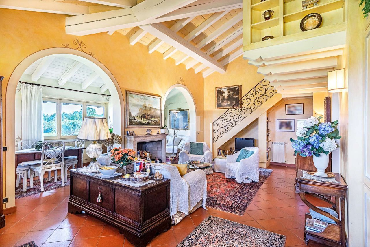 Апартаменты у озера Гарда, Италия, 180 м2 фото 3