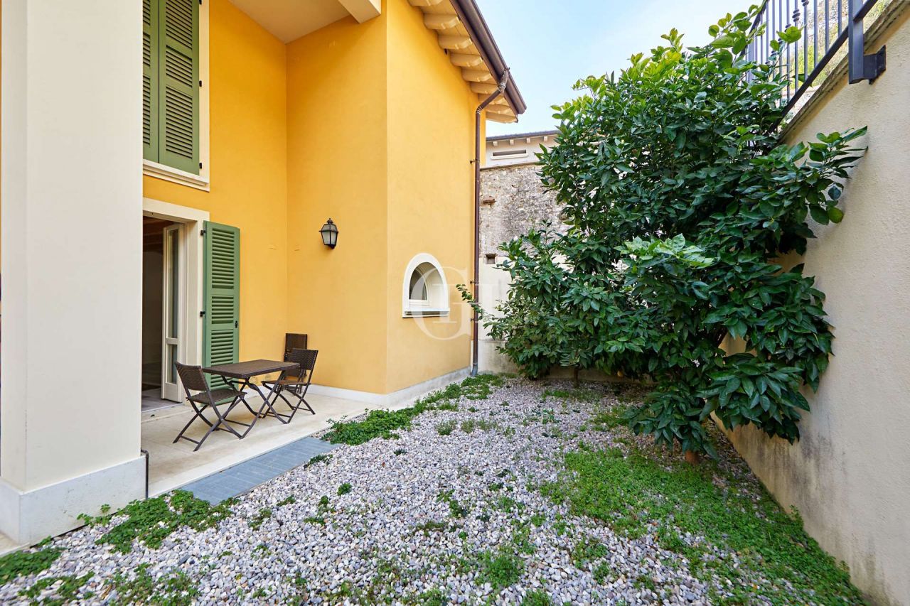 Апартаменты у озера Гарда, Италия, 140 м2 фото 5