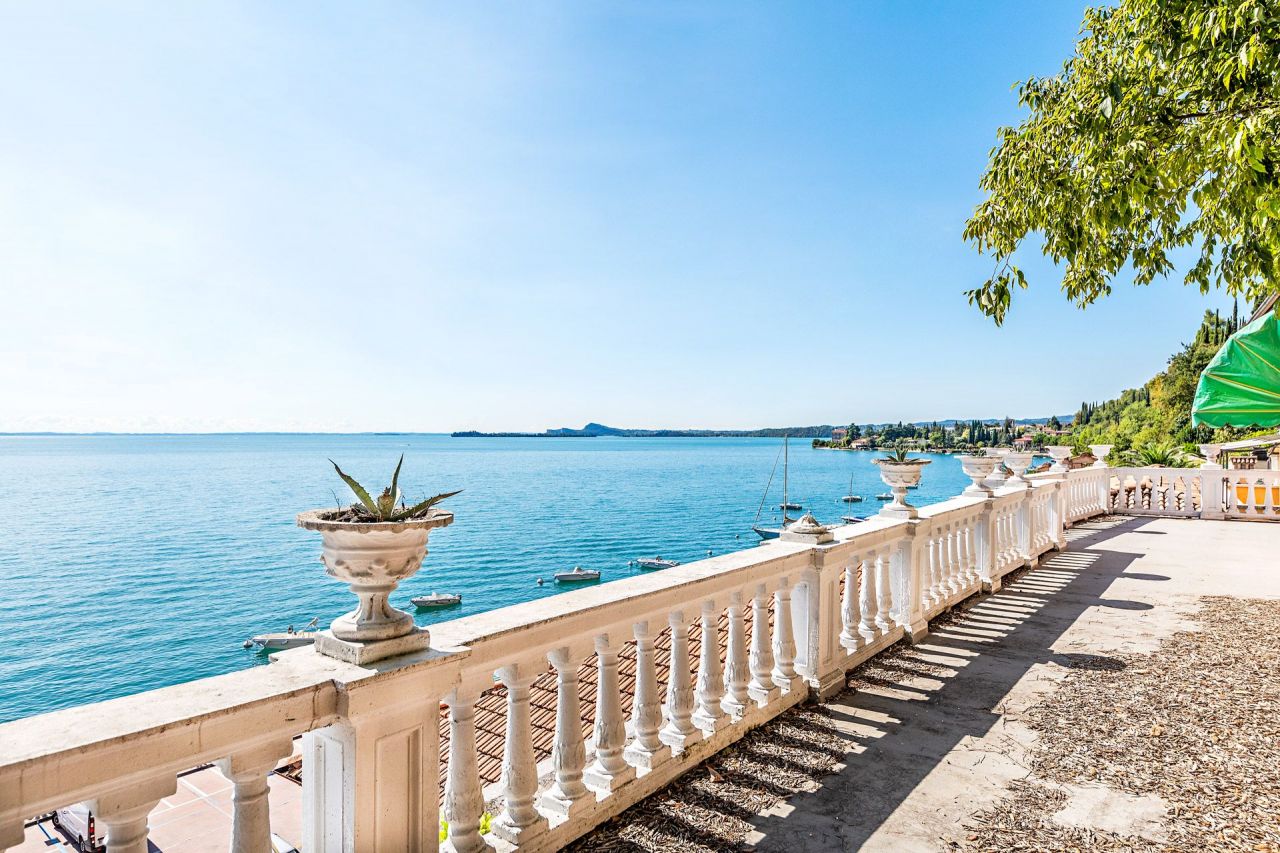 Вилла у озера Гарда, Италия, 540 м2 фото 3