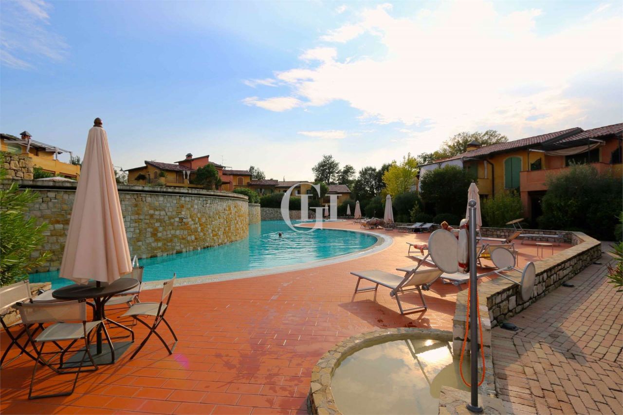 Апартаменты у озера Гарда, Италия, 105 м2 фото 1