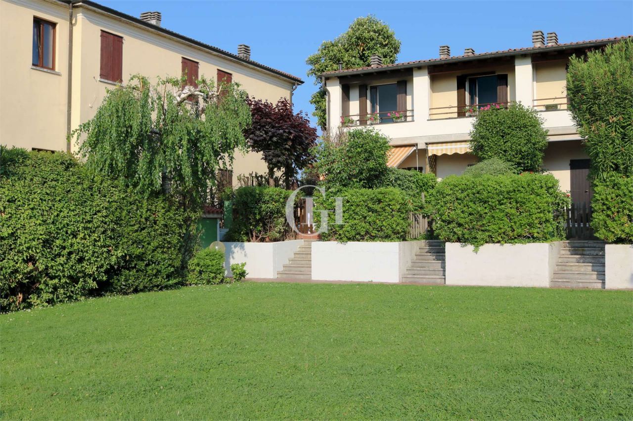 Апартаменты у озера Гарда, Италия, 85 м2 фото 2