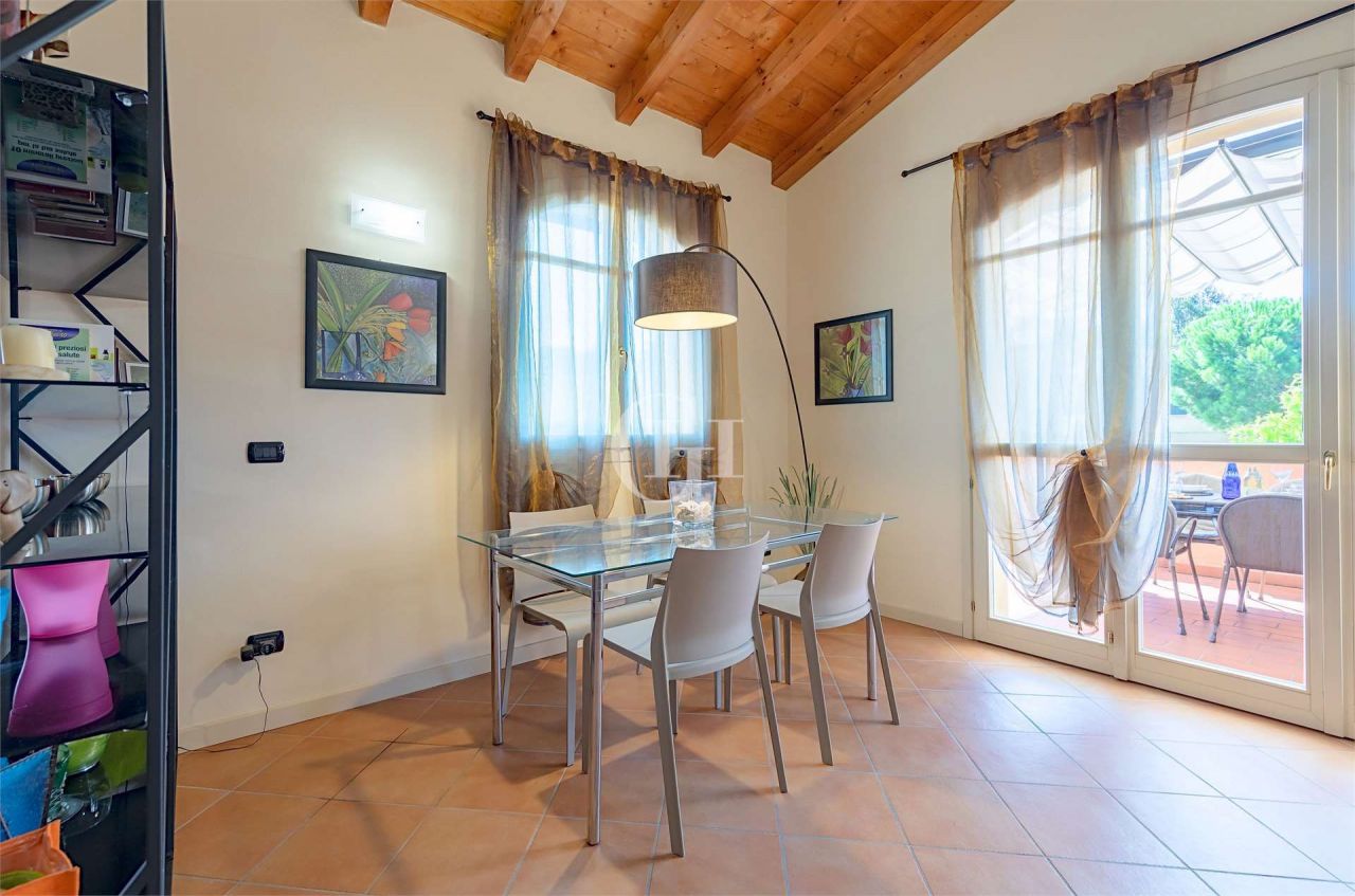 Квартира у озера Гарда, Италия, 120 м2 фото 5
