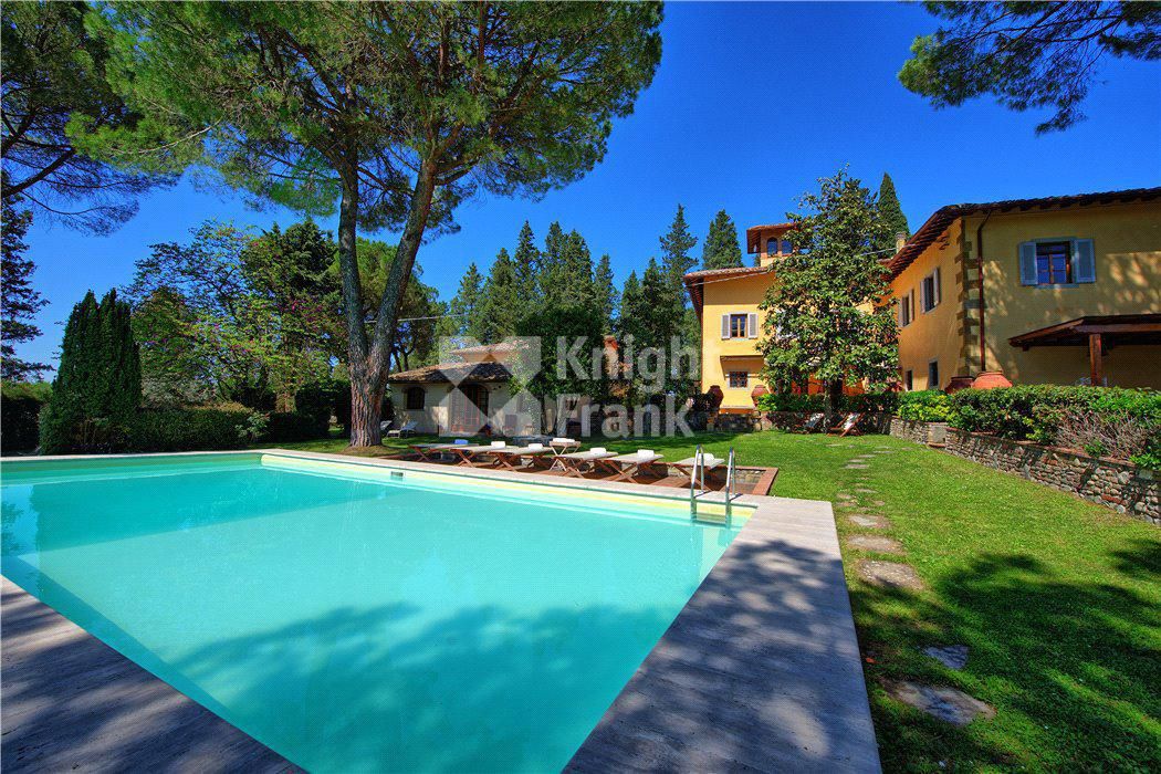 Вилла в Чертальдо, Италия, 400 м2 фото 1