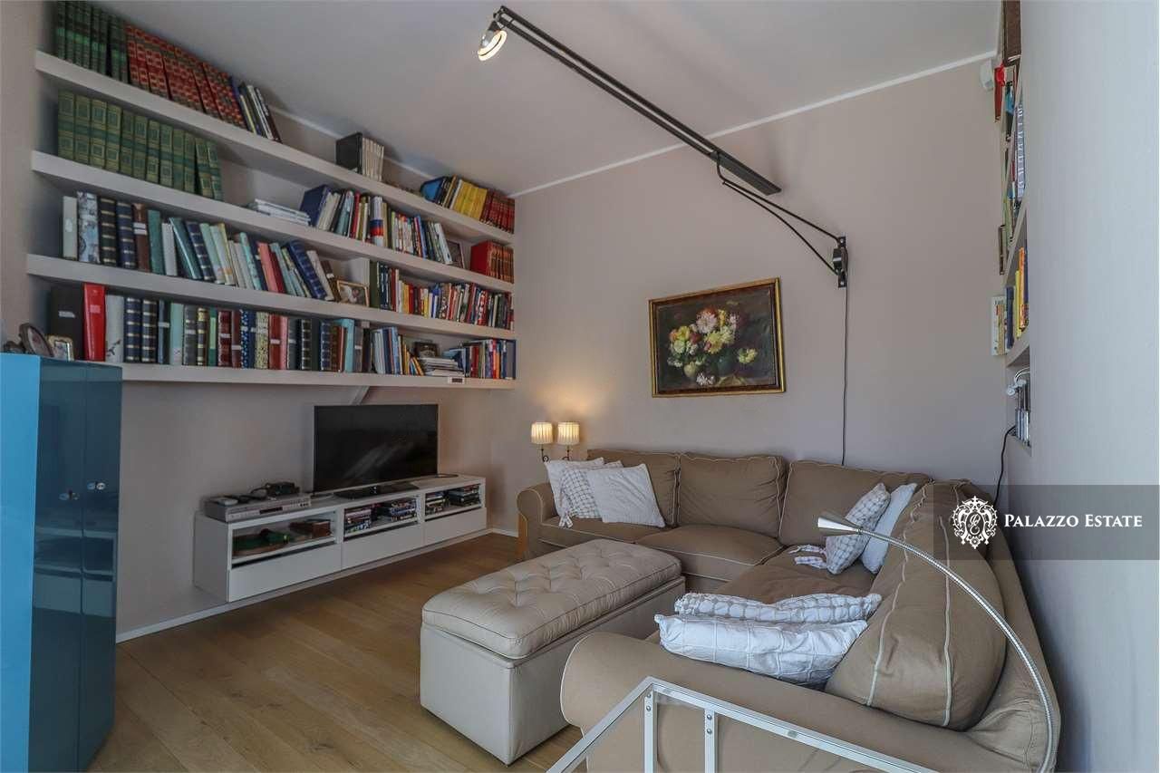 Вилла в Дезенцано-дель-Гарда, Италия, 500 м2 фото 2
