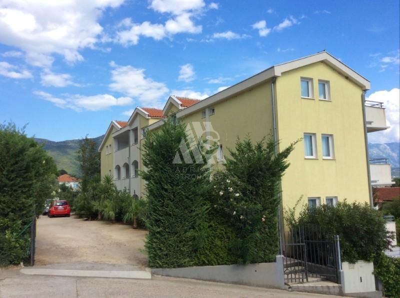 Квартира в Биеле, Черногория, 82 м2 фото 1