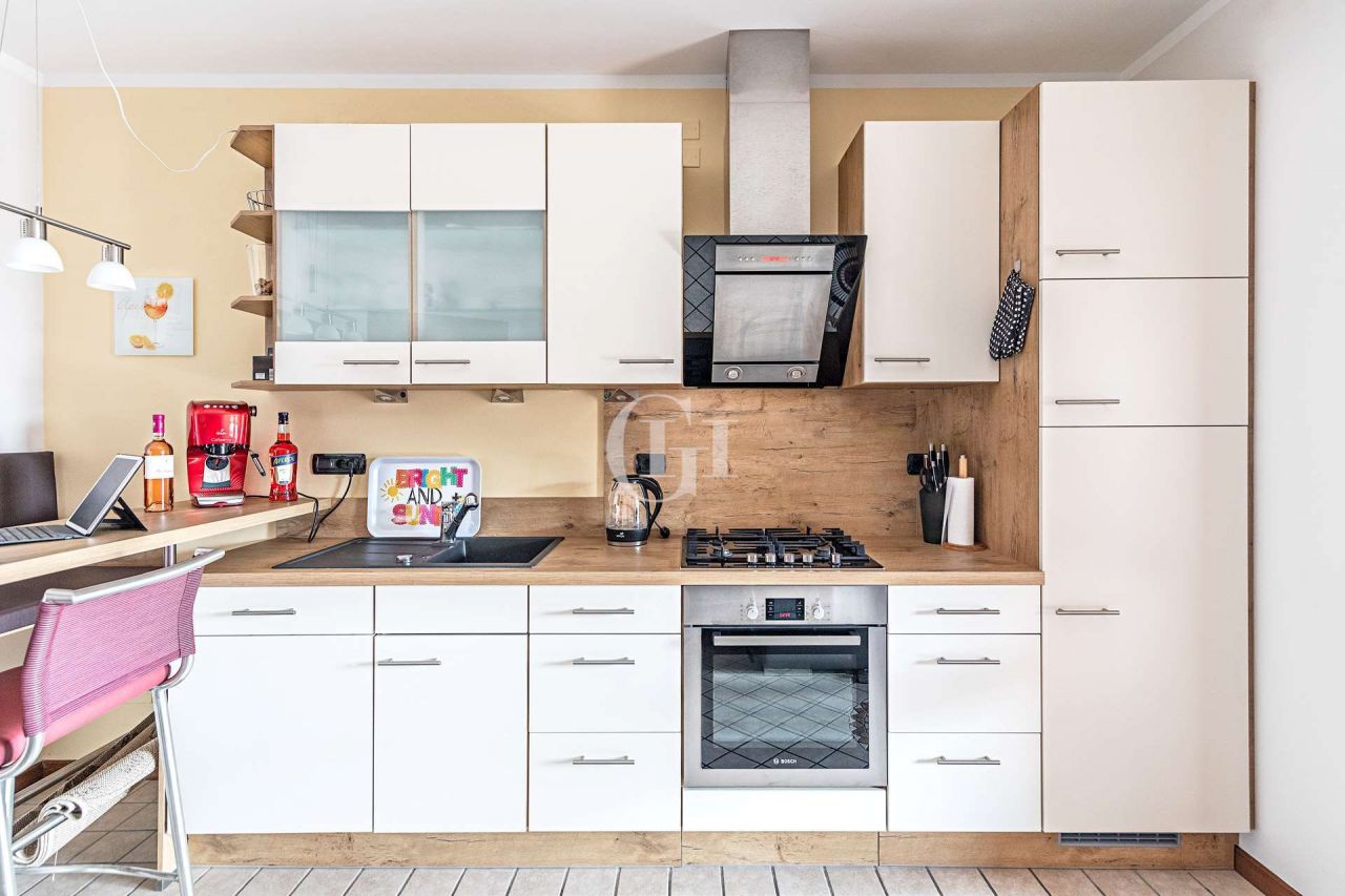 Квартира у озера Гарда, Италия, 75 м2 фото 5