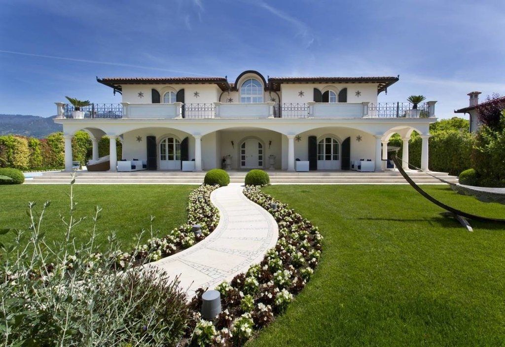 Вилла в Форте деи Марми, Италия, 868 м2 фото 1