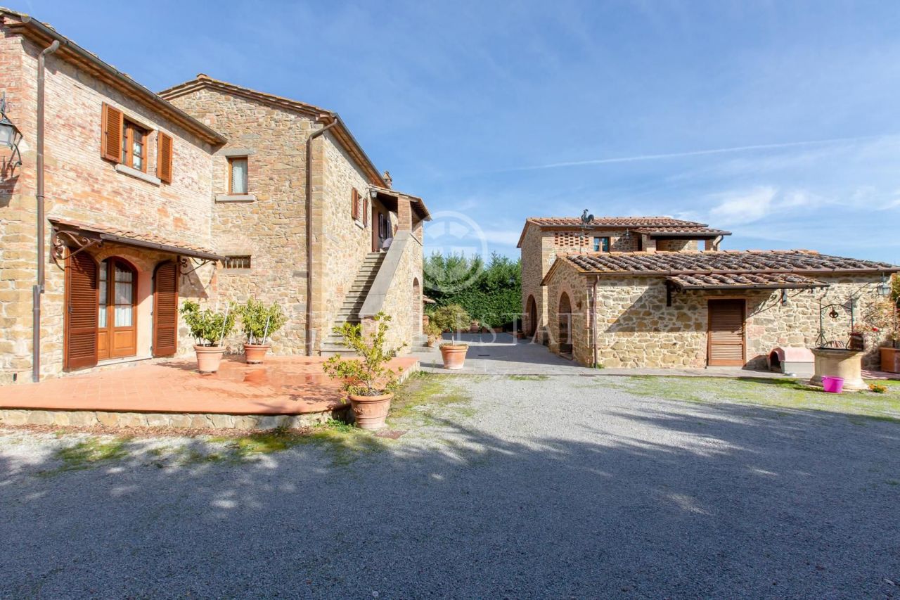 Дом Monte San Savino, Италия, 488 м2 фото 2