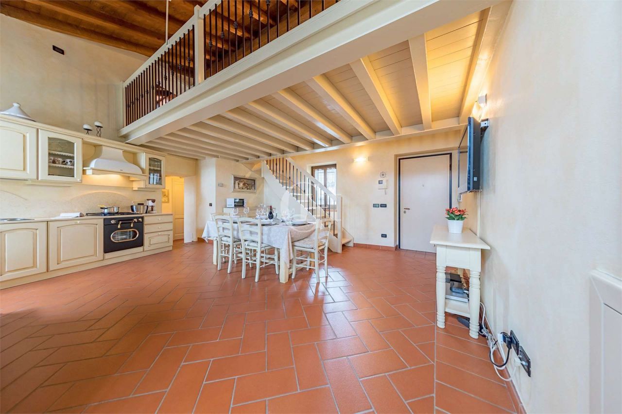 Апартаменты у озера Гарда, Италия, 120 м2 фото 4