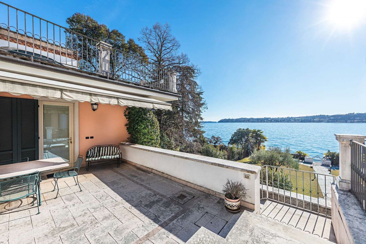 Квартира у озера Гарда, Италия, 46 м2 фото 3