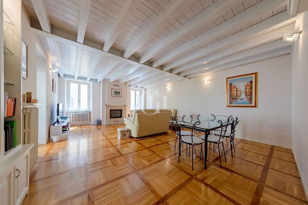 Квартира у озера Гарда, Италия, 134 м2 фото 5
