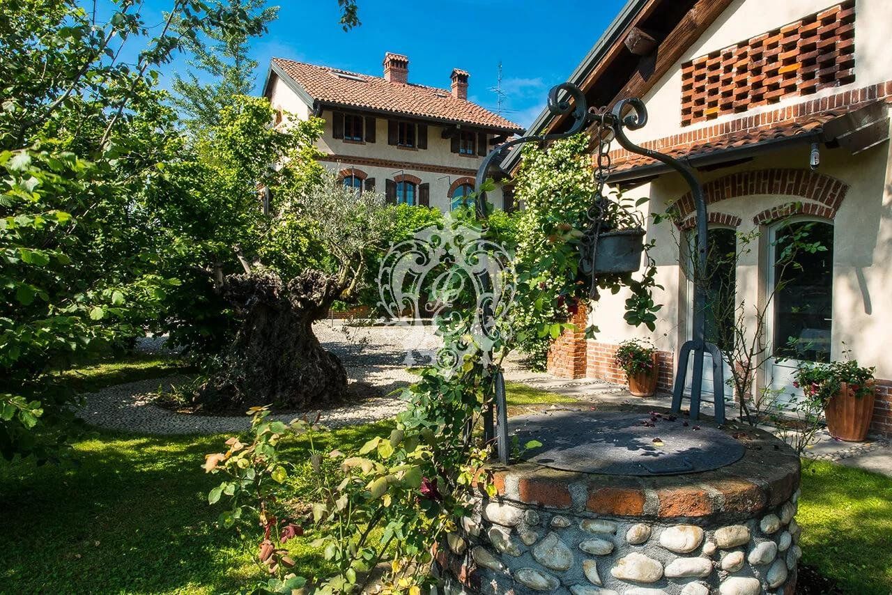 Вилла Oleggio, Италия, 700 м2 фото 2