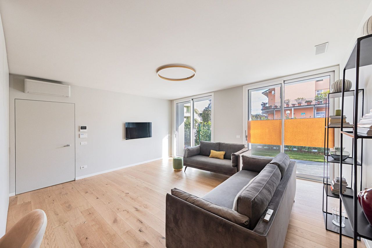 Апартаменты у озера Гарда, Италия, 130 м2 фото 4
