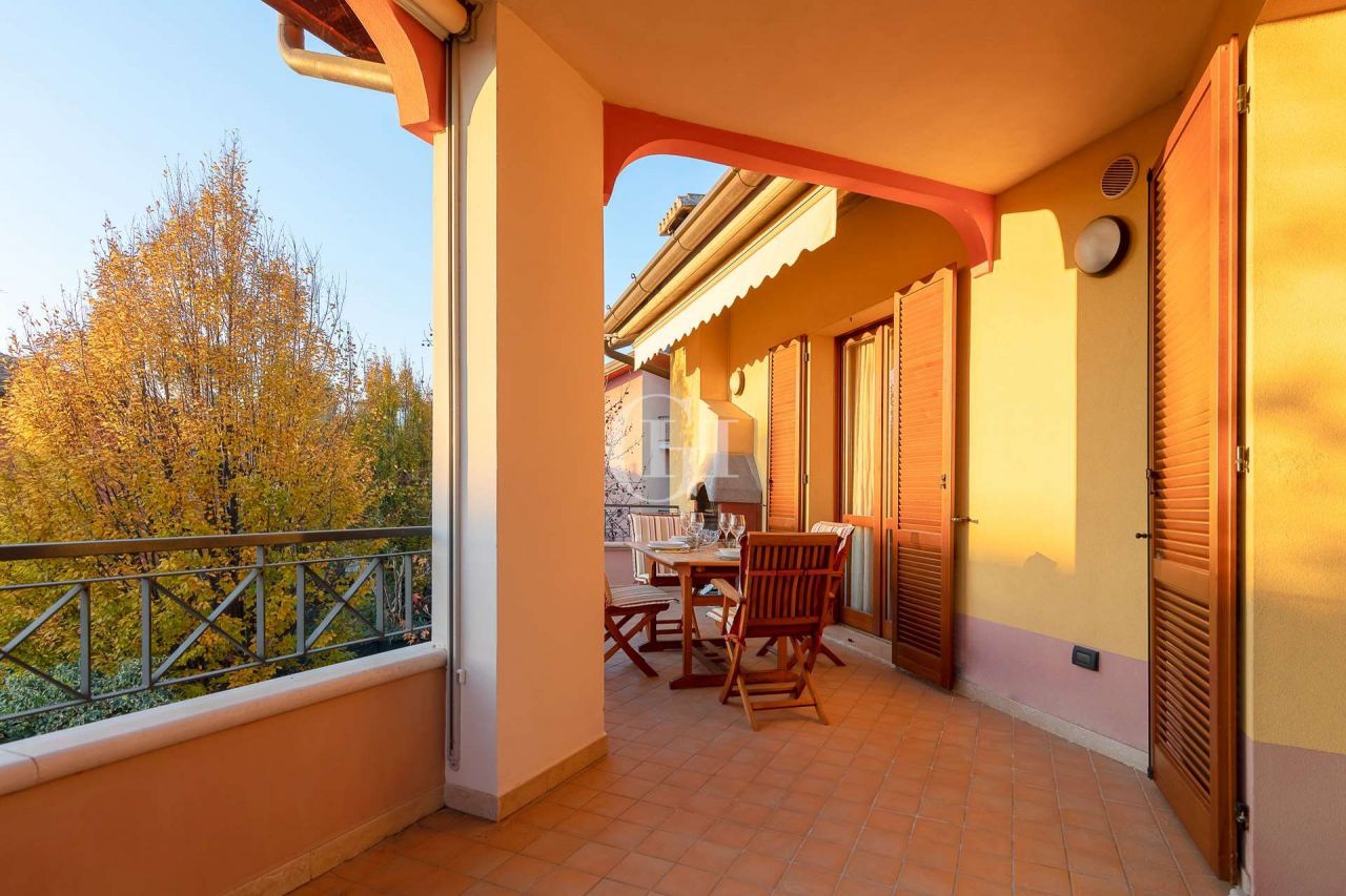 Апартаменты у озера Гарда, Италия, 88 м2 фото 2