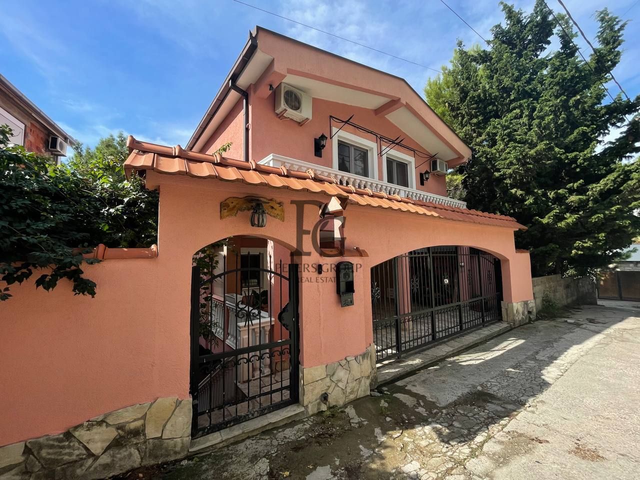 Дом в Баре, Черногория, 196 м2 фото 1