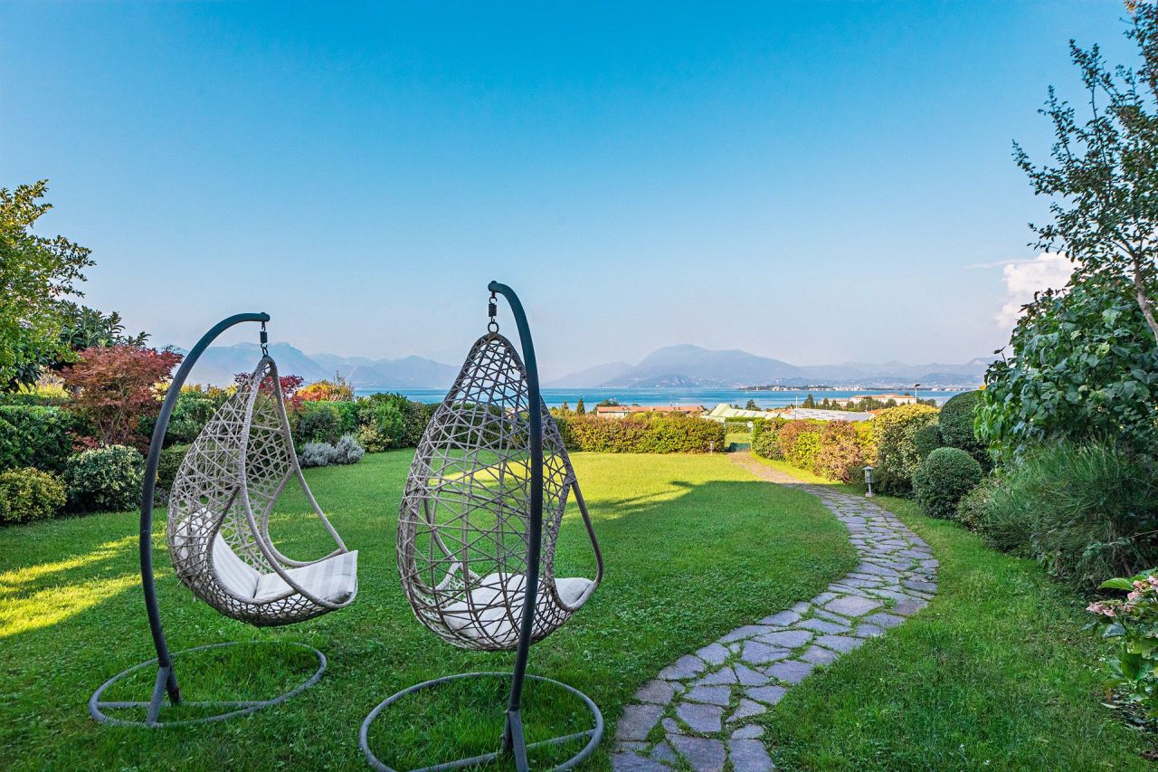 Апартаменты у озера Гарда, Италия, 240 м2 фото 1