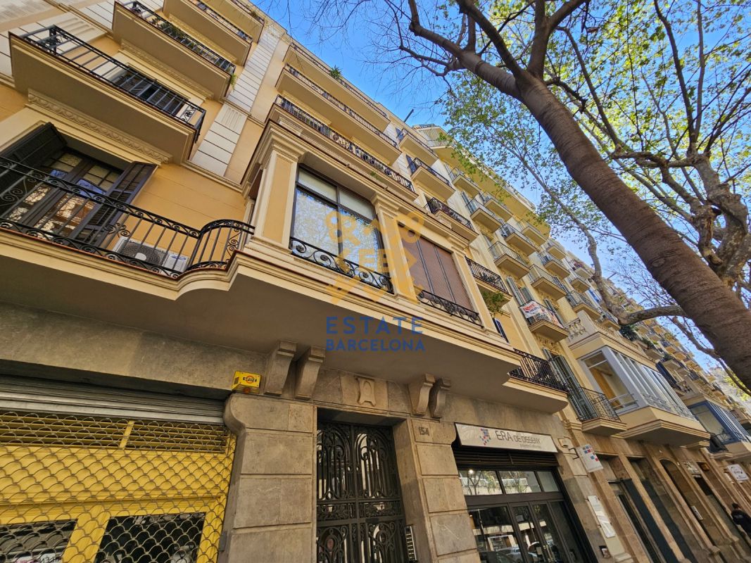Квартира в Барселоне, Испания, 134 м2 фото 1