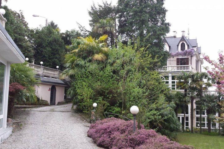 Дом в Луино, Италия, 800 м2 фото 2