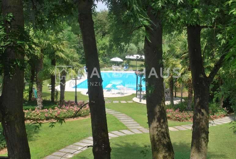 Вилла у озера Гарда, Италия, 700 м2 фото 1