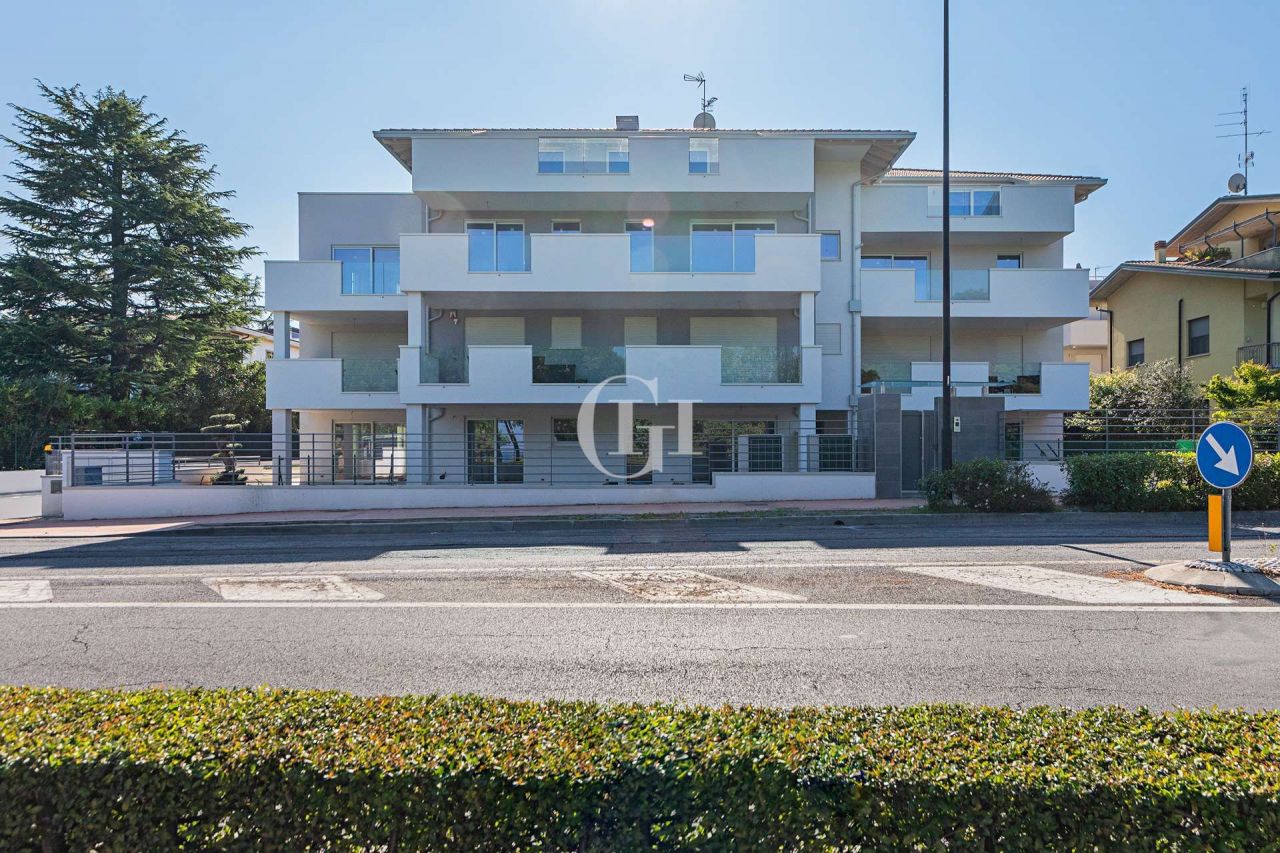 Апартаменты у озера Гарда, Италия, 126 м2 фото 5