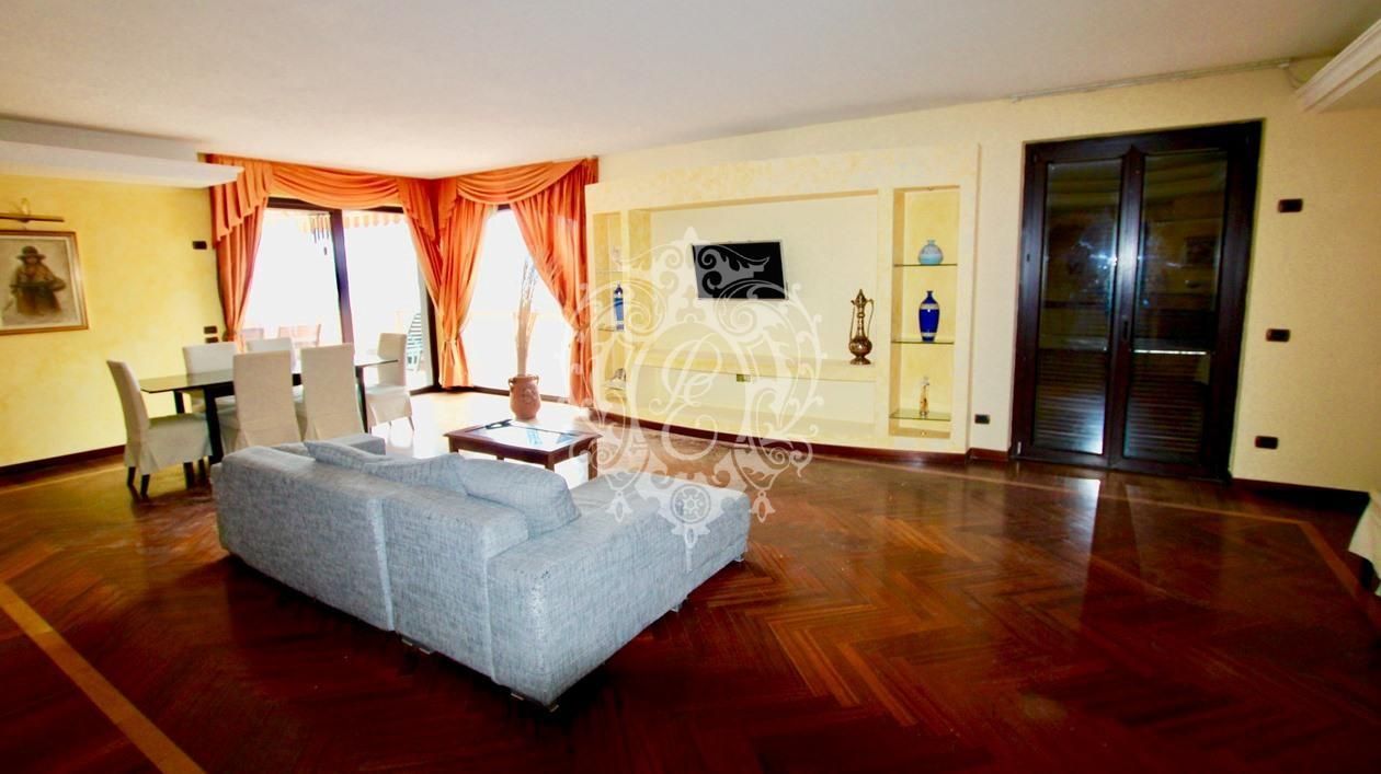 Апартаменты в Беллано, Италия, 240 м2 фото 4
