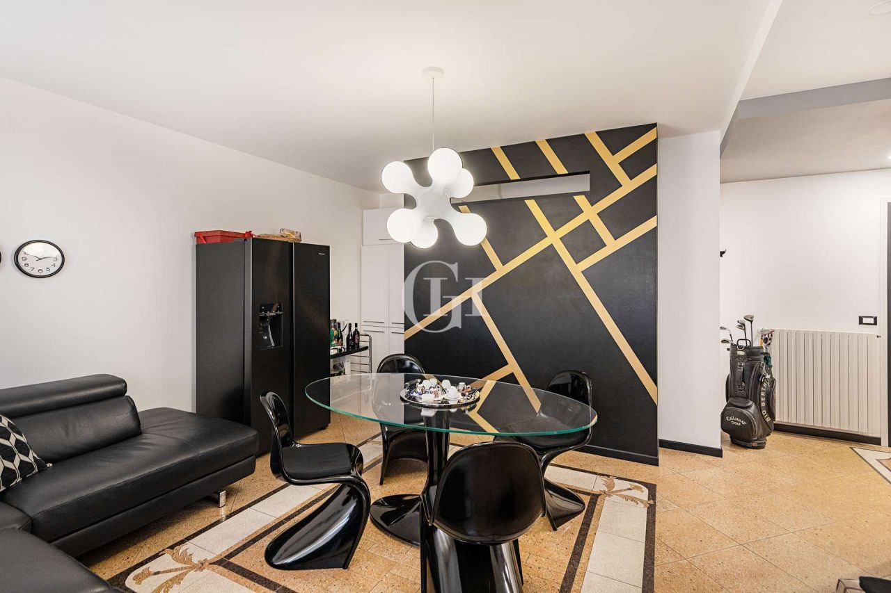 Апартаменты у озера Гарда, Италия, 120 м2 фото 2
