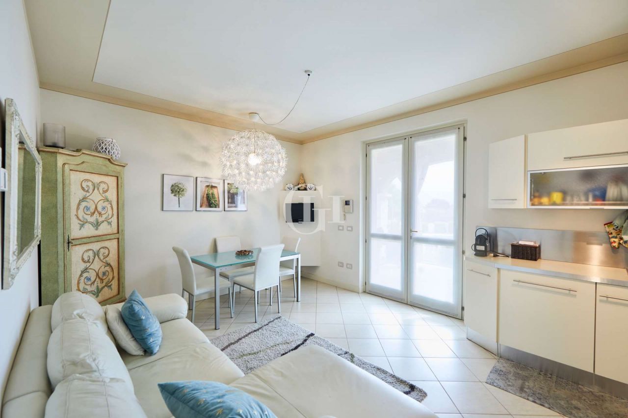 Апартаменты у озера Гарда, Италия, 96 м2 фото 5