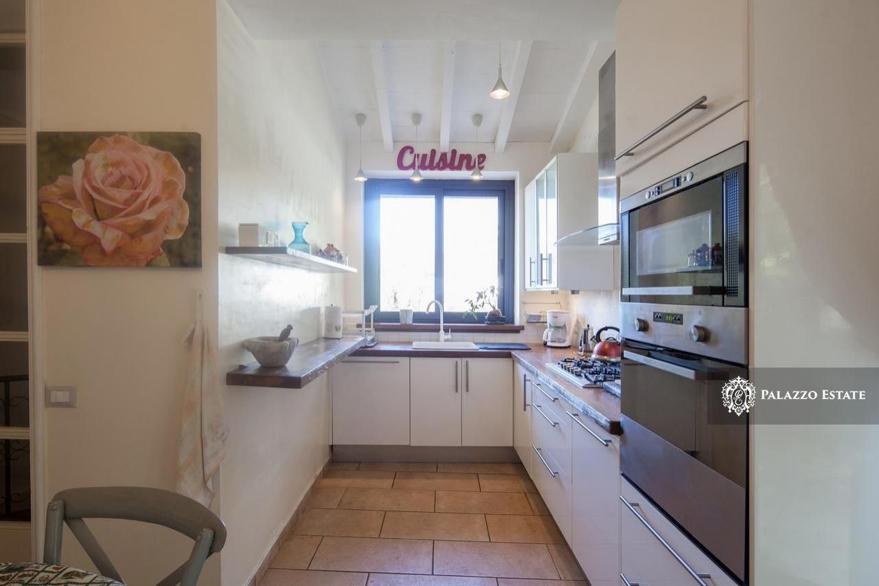 Вилла в Кастельнуово-Магре, Италия, 400 м2 фото 4