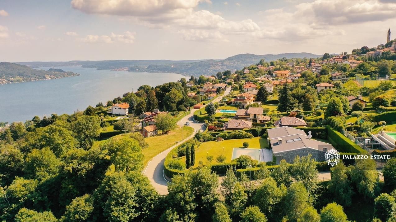 Вилла в Массино-Висконти, Италия, 600 м2 фото 1