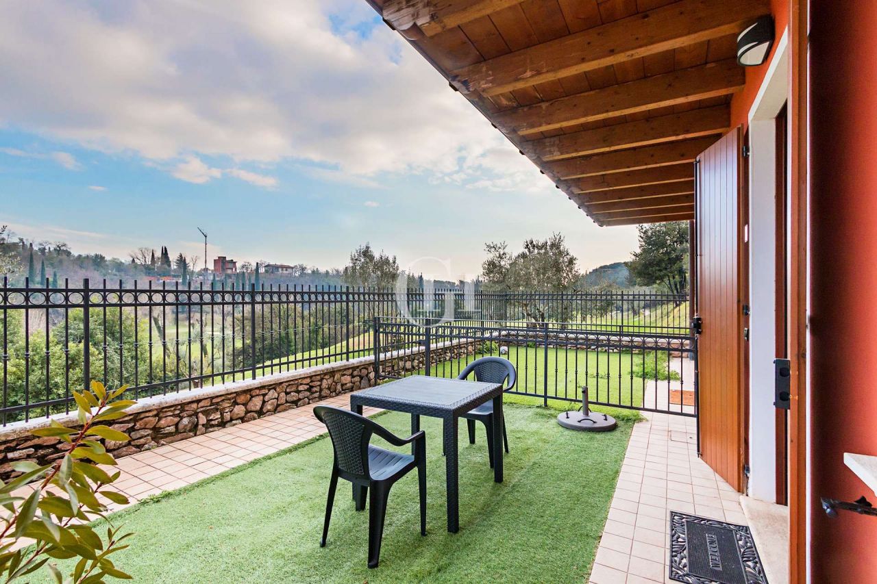 Апартаменты у озера Гарда, Италия, 50 м2 фото 4