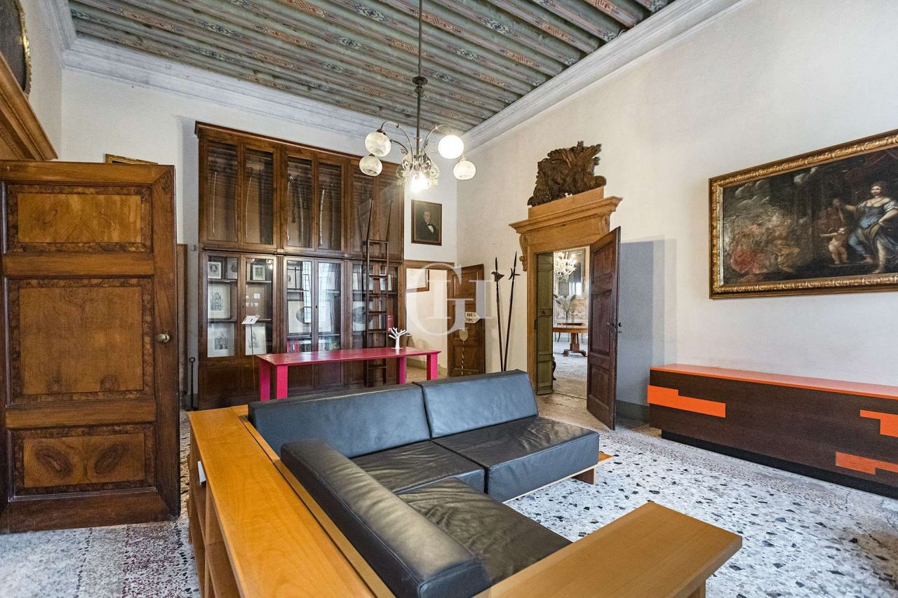 Поместье в Вероне, Италия, 2 300 м2 фото 4