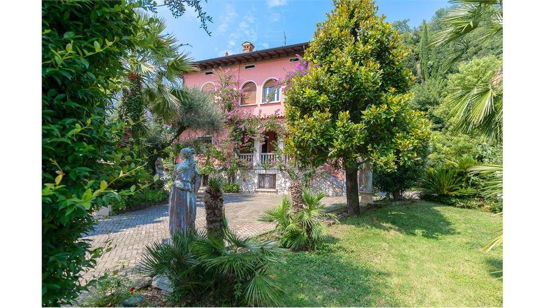 Вилла у озера Гарда, Италия, 600 м2 фото 3