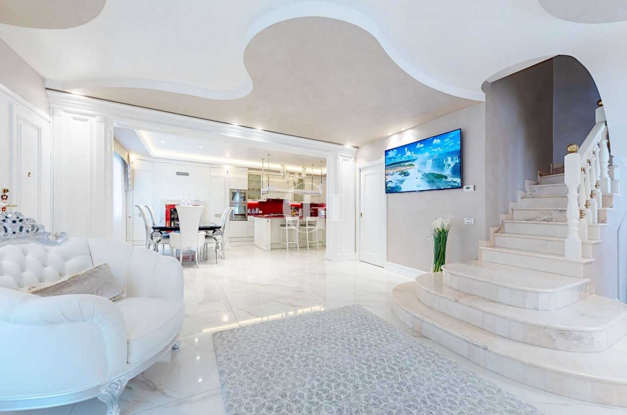 Вилла у озера Гарда, Италия, 230 м2 фото 1