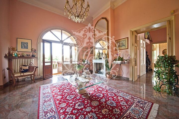 Вилла в Варесе, Италия, 6 000 м2 фото 4