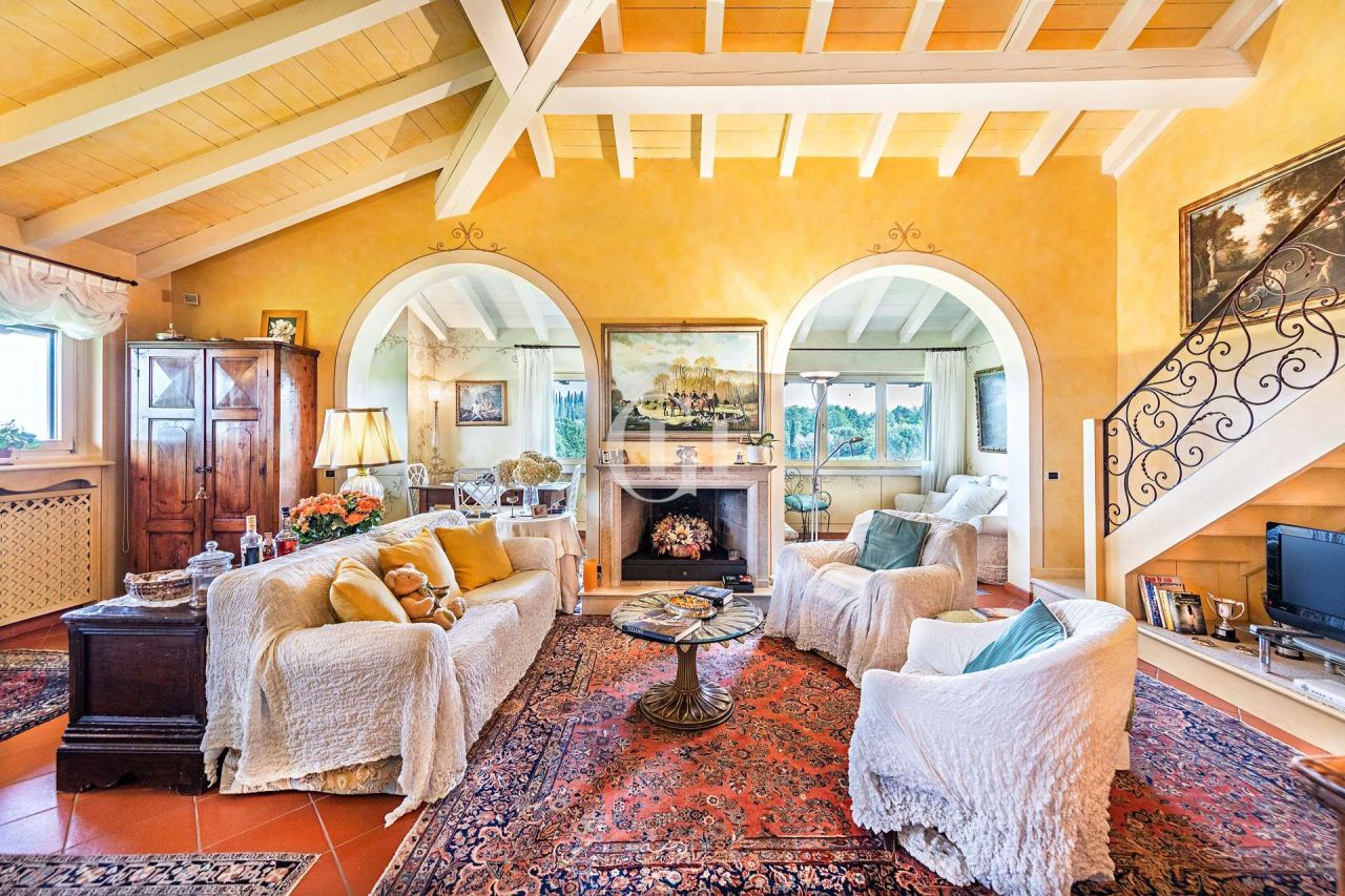Апартаменты у озера Гарда, Италия, 180 м2 фото 1