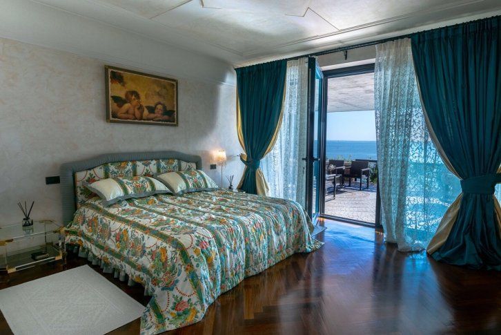 Поместье у озера Гарда, Италия, 500 м2 фото 2