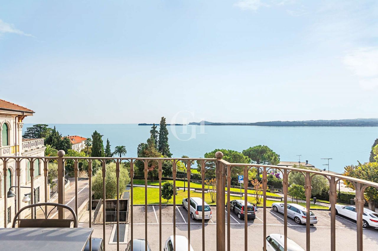 Апартаменты у озера Гарда, Италия, 114 м2 фото 1