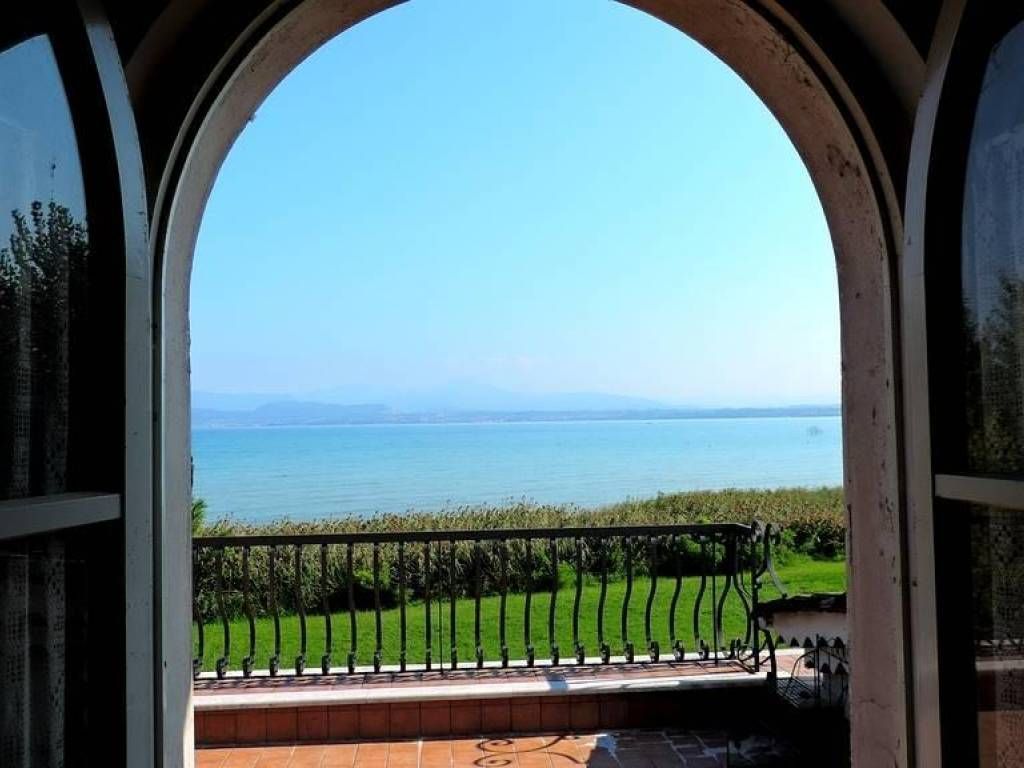 Вилла у озера Гарда, Италия, 460 м2 фото 1