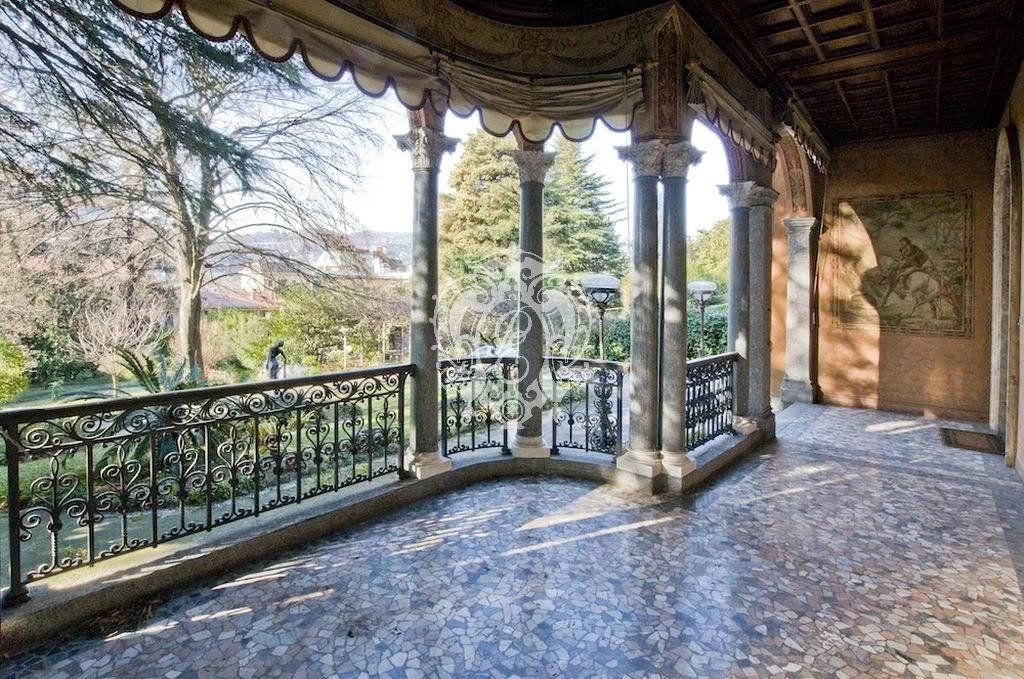 Вилла в Комо, Италия, 760 м2 фото 2