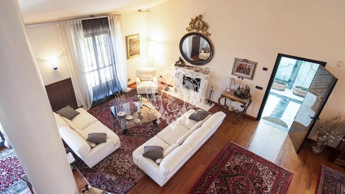 Квартира в Виареджо, Италия, 326 м2 фото 2