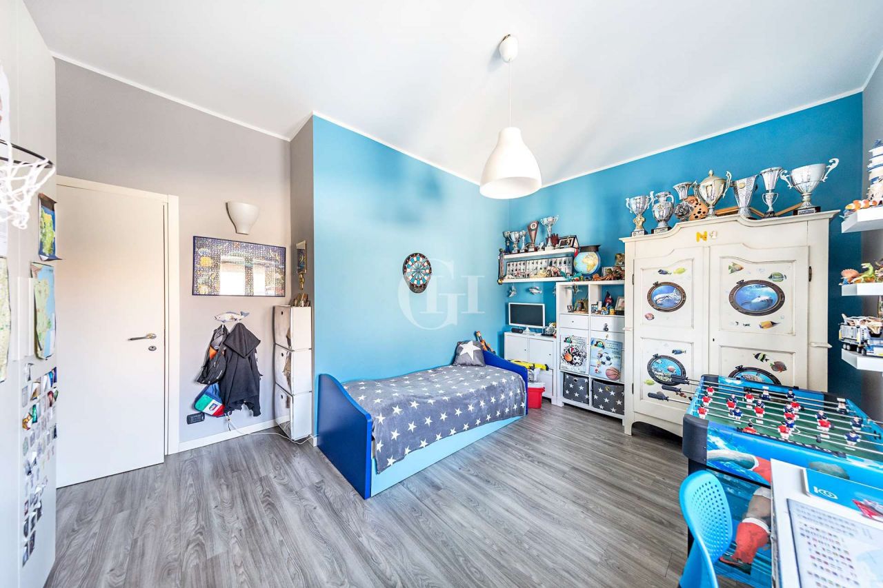 Квартира у озера Гарда, Италия, 110 м2 фото 5