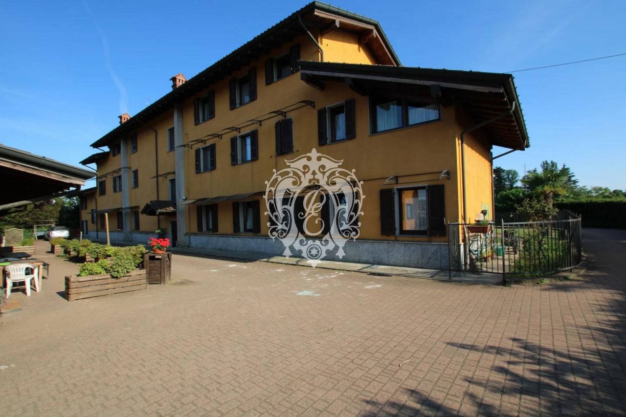 Квартира Oleggio, Италия, 540 м2 фото 2