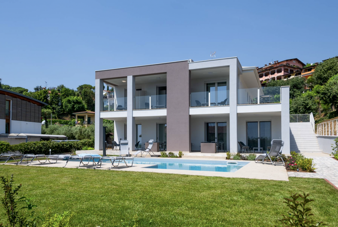 Вилла у озера Гарда, Италия, 320 м2 фото 1